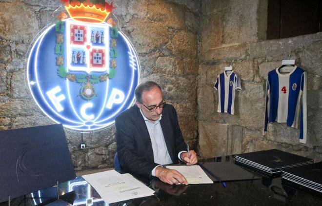 人高尔夫是 人高尔夫是